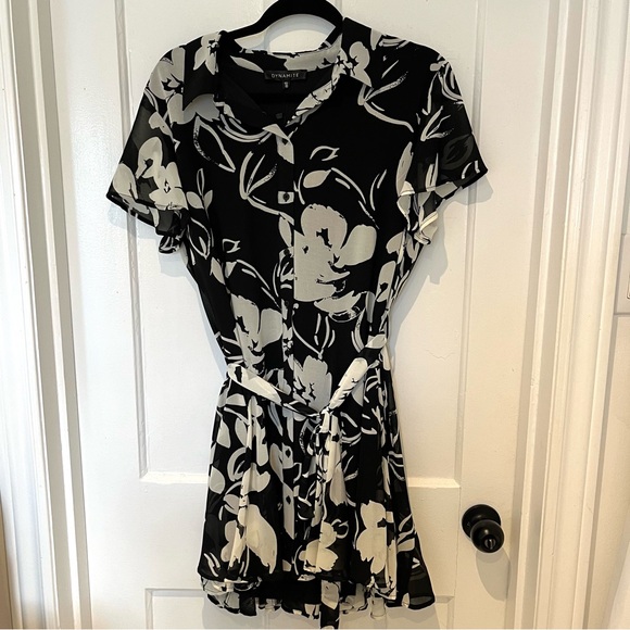 Dynamite Leina Dress - Picture 4 of 11